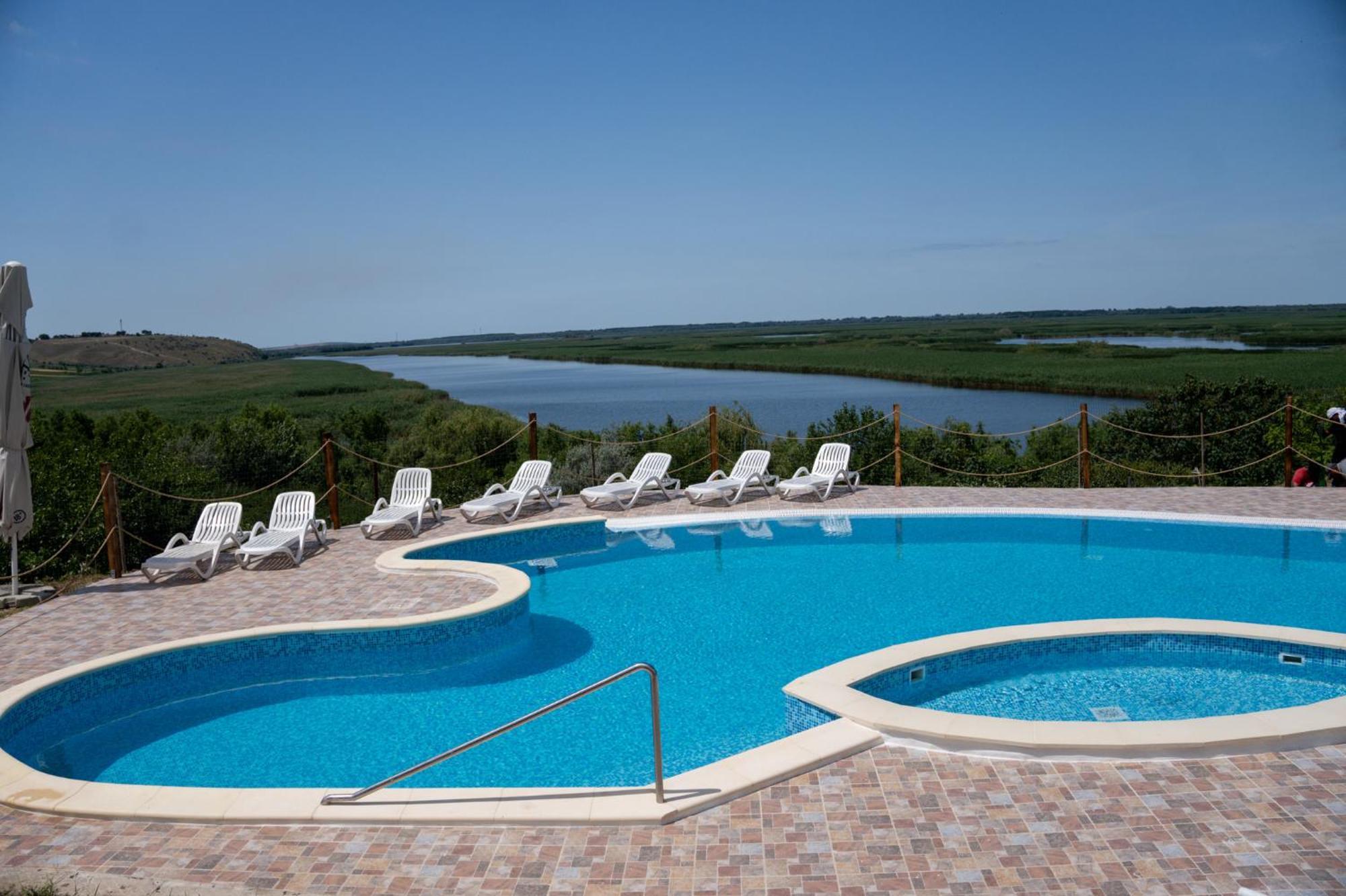 Delta Nature Resort Tulcea Exterior photo