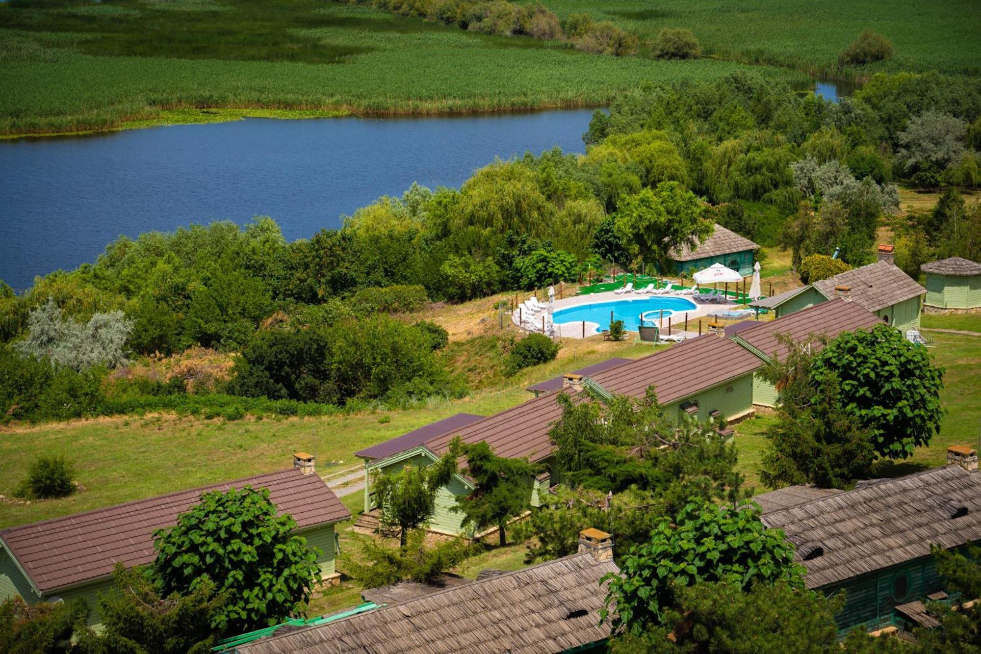 Delta Nature Resort Tulcea Exterior photo